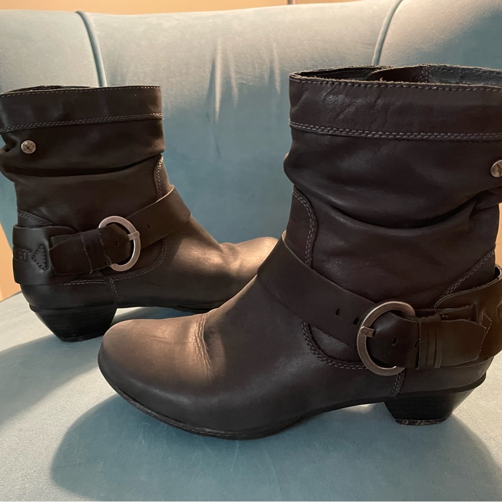 Pikolinos Black Boots